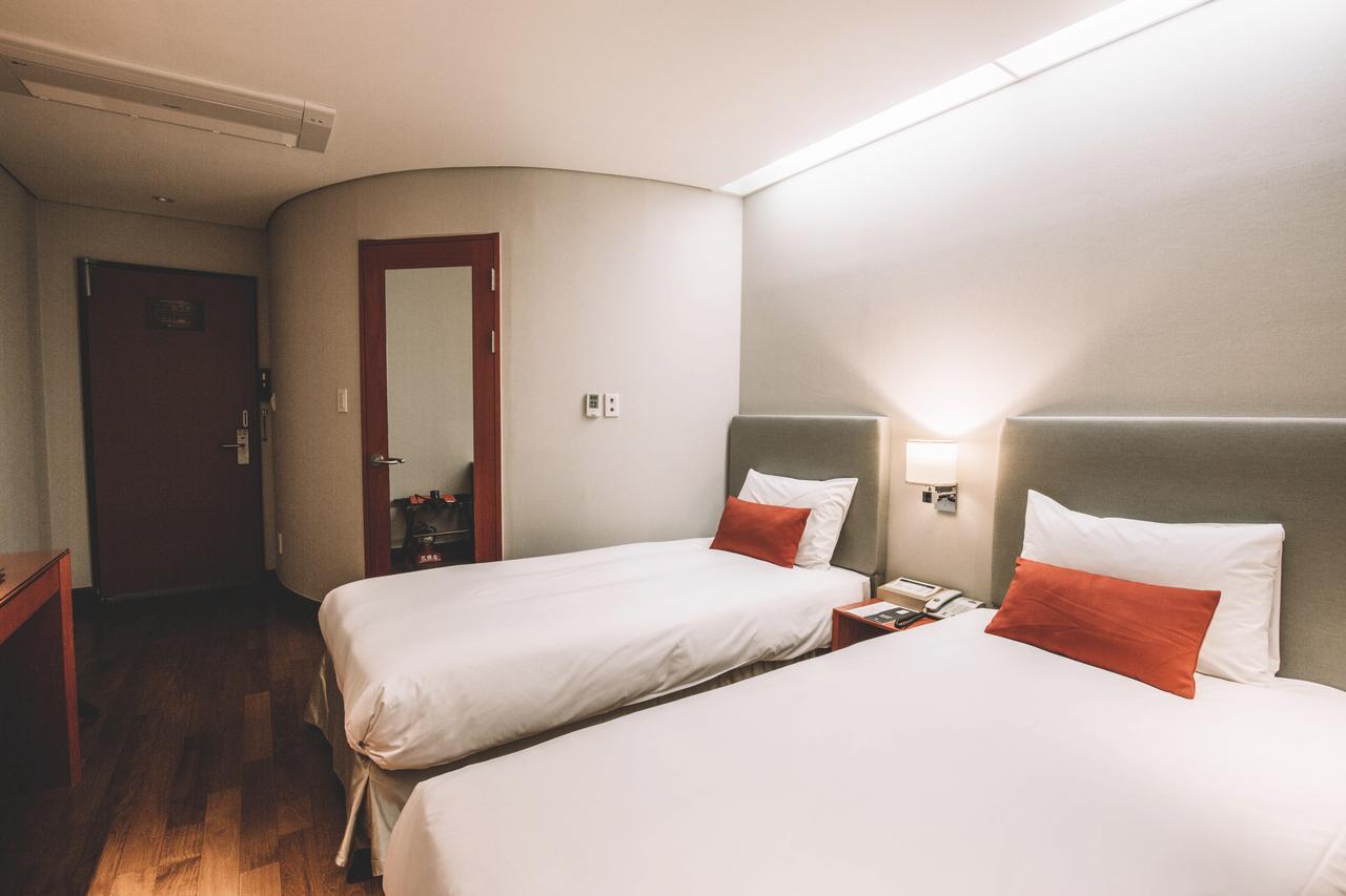 Hotel Prince Szöul Kültér fotó